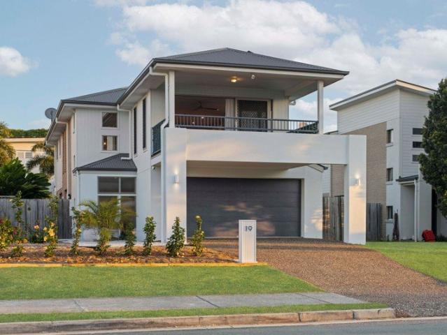 Prestige living in Wellington Point's Golden Triangle