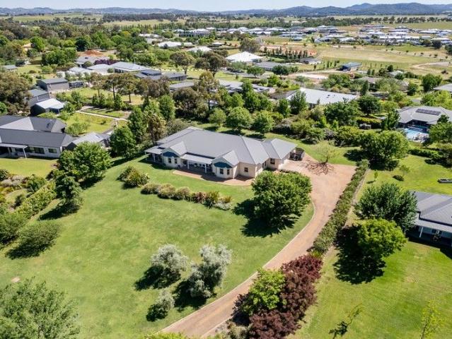PRESTIGE LIVING WITH PANORAMIC MUDGEE VIEWS