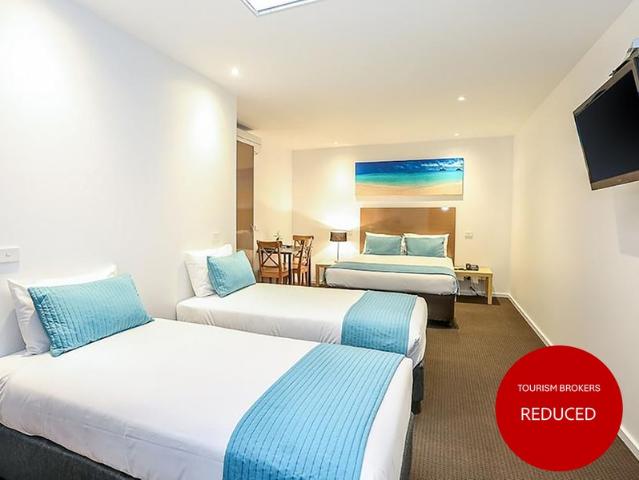 PRESTIGE LOCATION AND ACCOMODATION IN THRIVING VICTORIA'S SECOND LARGEST CITY 2876MF