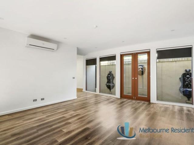Prestige location, so spacious and impressive easy living