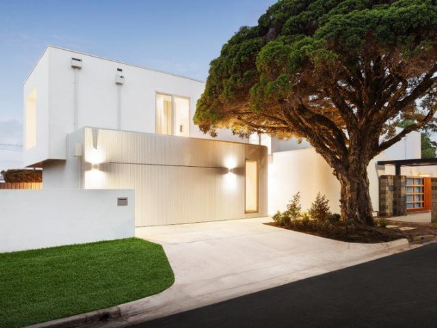 Prestige new build opposite William Street Reserve