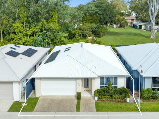 PRESTIGE OVER '50s LIVING THE BEST POSITION IN VANTAGE GREEN