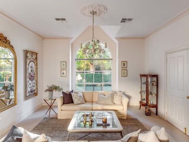 PRESTIGE, PRIVACY, POSTION. UNLEY PARK