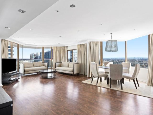 Prestige Quay West Apartment with Harbour & Bridge Views