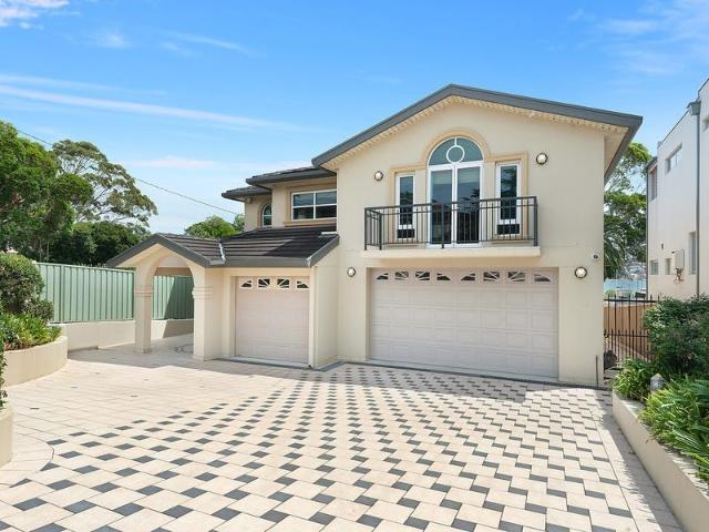 Prestige Sans Souci Residence 1,150sqm Waterfront Luxury