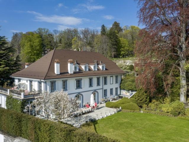 Prestigeträchtiges Anwesen am Stadtrand von Lausanne