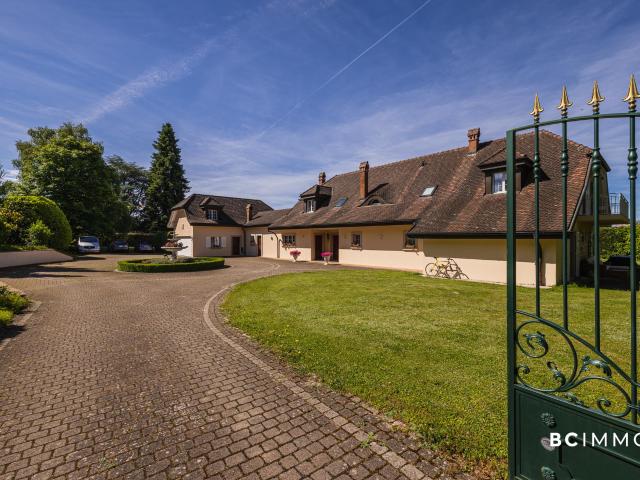 Prestigeträchtiges Herrenhaus in Jouxtens Mézery