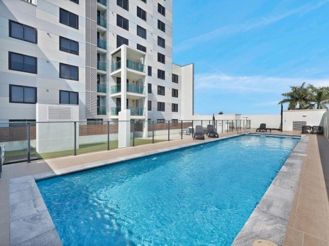 Prestigious, 5th Floor, Riverfront Apartment with Panoramic Views of our Blue Pioneer River an Ever Changing Outlook