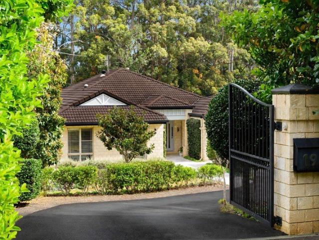 Prestigious Tamborine Mountain Estate | Renovated Luxury on Over an Acre