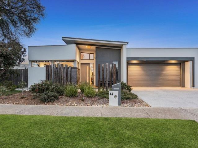 PRESTIGIOUS WATERFRONT LIVING IN THE SANDS ESTATE