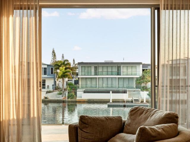 Prestigious Waterfront 5 Bedroom & 5 Bathroom Luxury Living in Pelican Waters