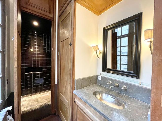 Prestigious Apartment in a Historic Building on the Famous Île Saint Louis, Paris Amsterdam Apartments for Rent