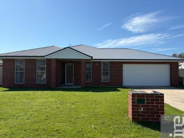 Prestigious Arlington Park Living with Three Living Areas & 1,066sqm Block!