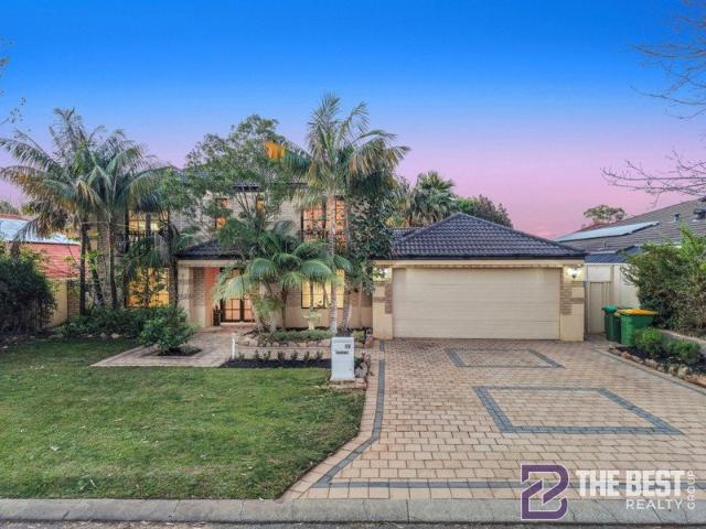 Prestigious Double Storey Executive Living Overlooking Parklands!