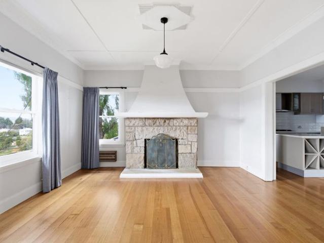 Prestigious East Launceston location, a beautifully restored 3 bedroom retreat, and an expansive 1,348m² block