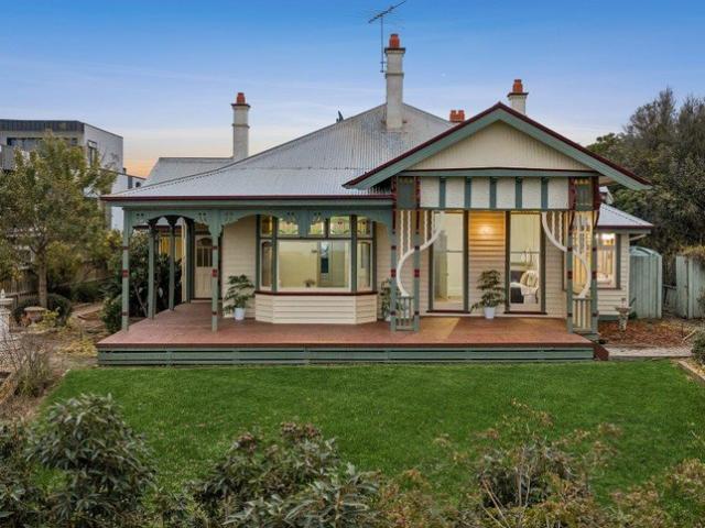 Prestigious Edwardian Waterfront Estate