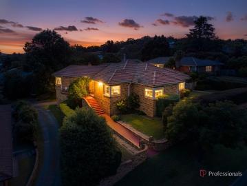 Prestigious Family Home With City Views in a Premier Central Location