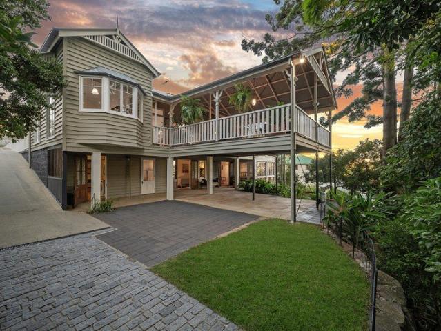 Prestigious family home with scenic river views