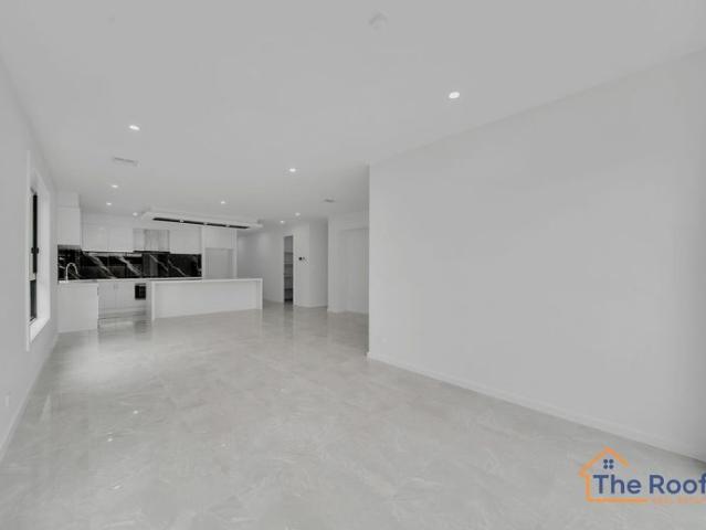 ! Prestigious Family Home for Rent in prime location of Rockbank !