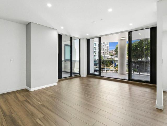 Prestigious 'Lighthouse' Apartment with Resort Style Amenities