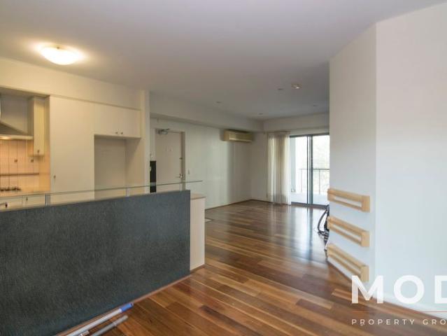 PRESTIGIOUS MILL POINT PENINSULAR
