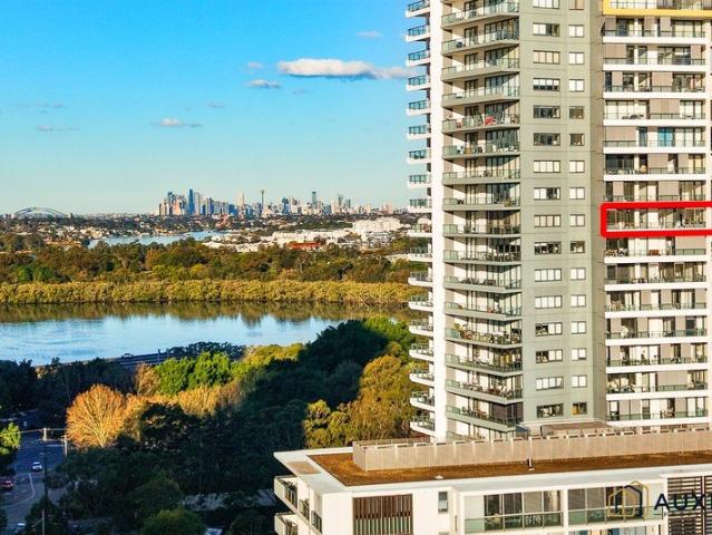 Prestigious Mirvac Waterfront Residence | Spectacular Panoramic Views | 129sqm on Title