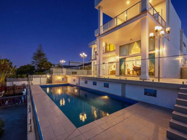 Prestigious North Facing Main River Opportunity