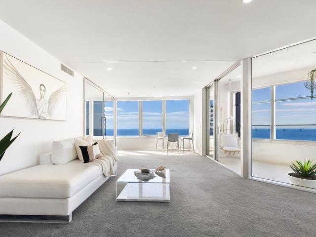 Prestigious Oceanfront Sky Residence | Q1 Resort & Spa | A Style Residence