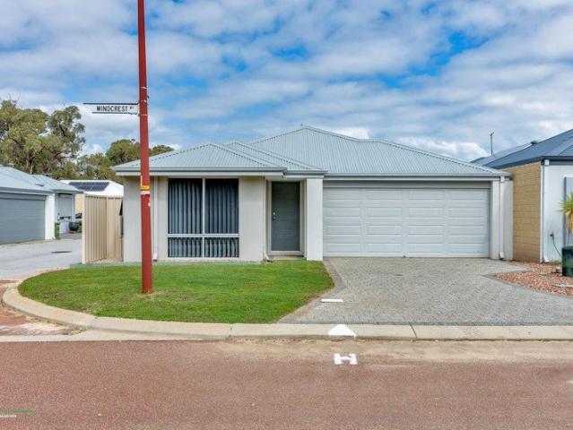 Prestigious Parkside location!