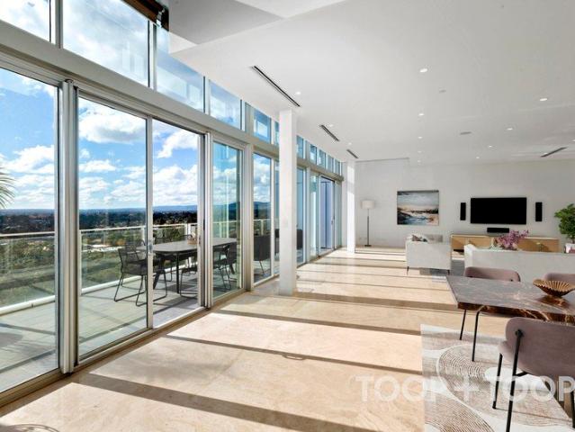 PRESTIGIOUS PENTHOUSE RESIDENCE