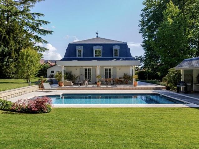 Prestigious property in Coppet