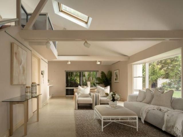 Prestigious Riverfront Estate with Guest House and Uninterrupted Brisbane River Views