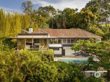Prestigious Riverside Living with Architectural Pedigree