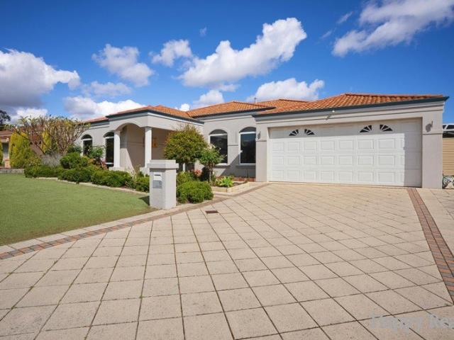 Prestigious Sanctuary Waters Estate | 700sqm | Poolside Family Living