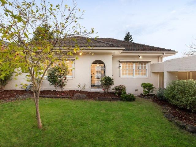 Prestigious Single Level Family Living on 987sqm in the Balwyn High School Zone