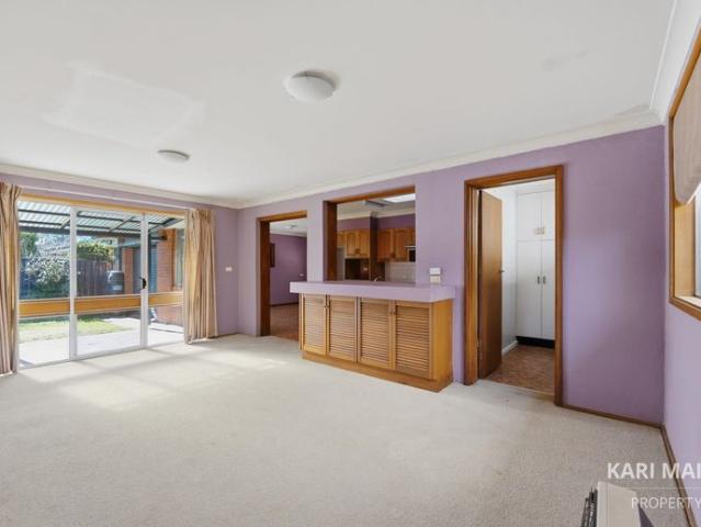 Prestigious South Hill Living – Space, Style & Convenience