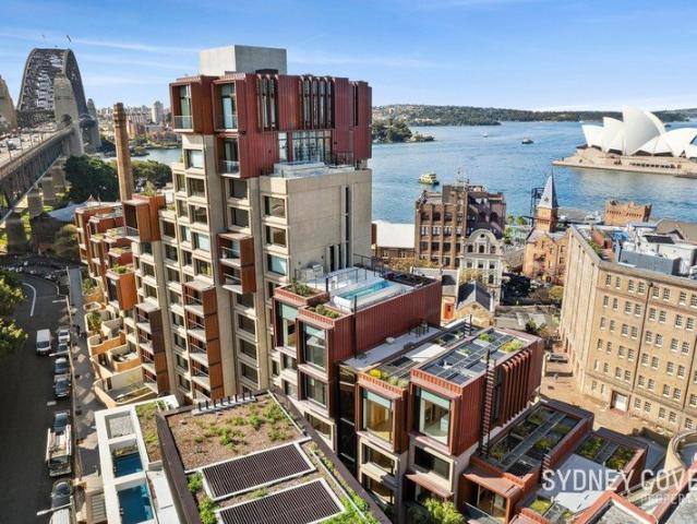 PRESTIGIOUS SPLIT LEVEL SIRIUS RESIDENCE WITH ICONIC HARBOUR BRIDGE VIEWS