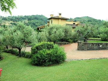 Poggetto Poggio a Caiano, Via Buia Pistoia, Candeglia