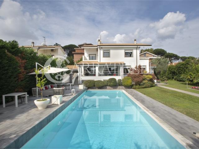Prestigiosa Villa Unifamiliare di Lusso 500m² Roma
