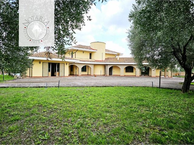 Prestigiosa villa di 400 mq in vendita, via galileo galilei 23, Castel Sant'Elia, Viterbo, Lazio