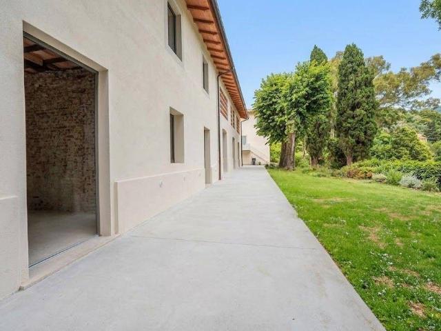 Prestigiosa villa di 400 mq in vendita, Via da Montebello a Camaiore, Camaiore, Toscana