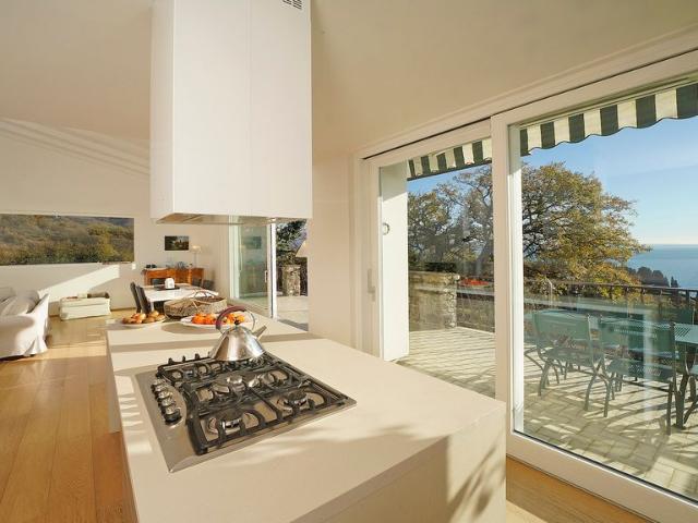 Prestigiosa villa di 400 mq in vendita Via Filippini, 28, Gardone Riviera, Brescia, Lombardia