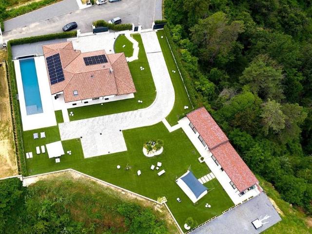Prestigiosa villa di 400 mq in vendita, Frazione San Grato, Monteu Roero, Cuneo, Piemonte