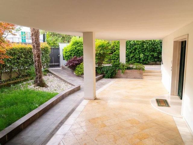 Prestigiosa villa di 404 mq in vendita, Via Genova 23, Padova, Veneto