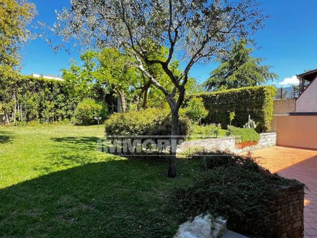 Prestigiosa villa di 408 mq in vendita, Via Cassano delle Murge, Altamura, Bari, Puglia