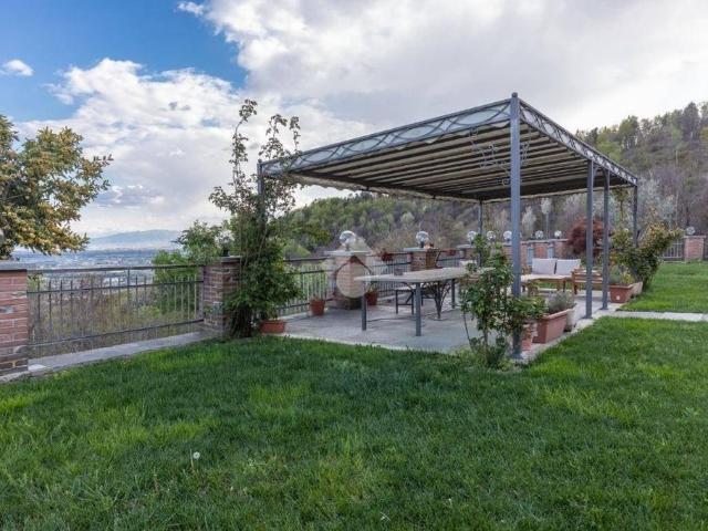 Prestigiosa villa di 410 mq in vendita, Via Piergiorgio Frassati, 51, Pinerolo, Provincia di Torino, Piemonte