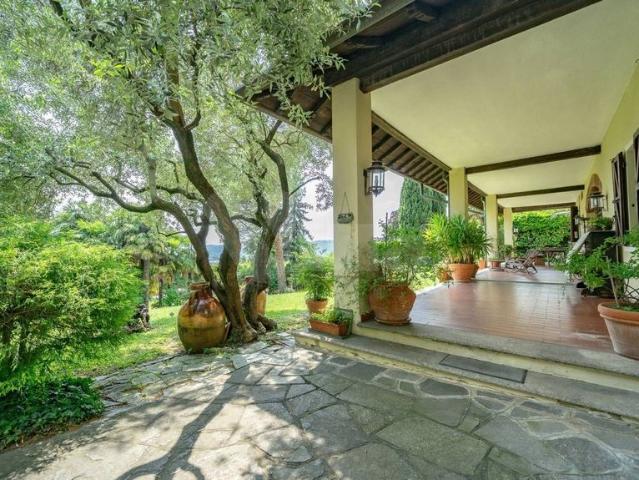 Prestigiosa villa di 430 mq in vendita Via al Chiarè, 14, Oggiono, Lecco, Lombardia