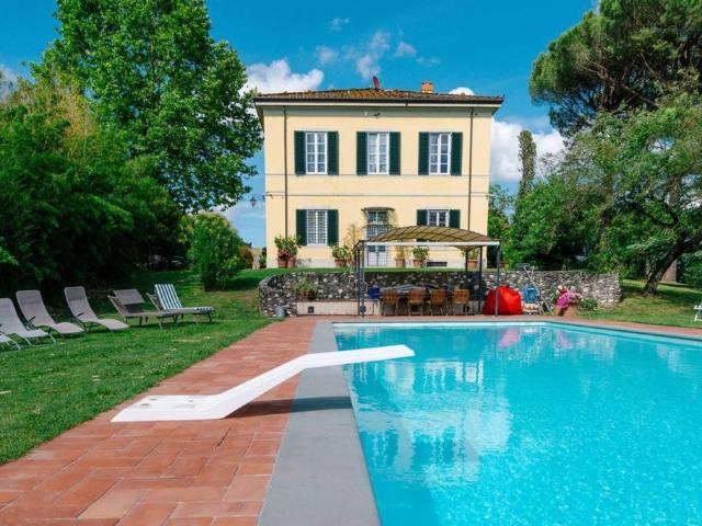 Prestigiosa villa di 436 mq in vendita, via delle muricciole, 276, Lucca, Toscana