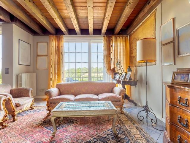 Prestigiosa villa di 440 mq in vendita, VIA BENACO, Pozzolengo, Brescia, Lombardia