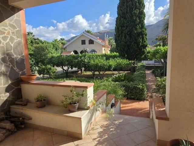 Prestigiosa villa di 440 mq in vendita, Via Giuseppe Villaroel, 5, Palermo, Sicilia